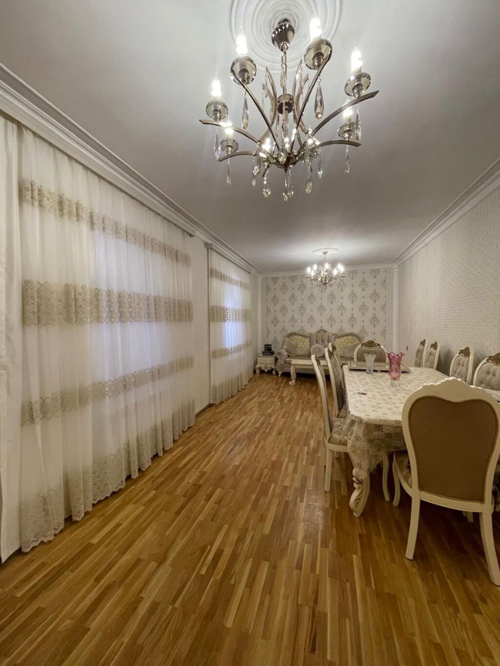 5 otaqlı, 285 kv. m, Yeni təmirli
