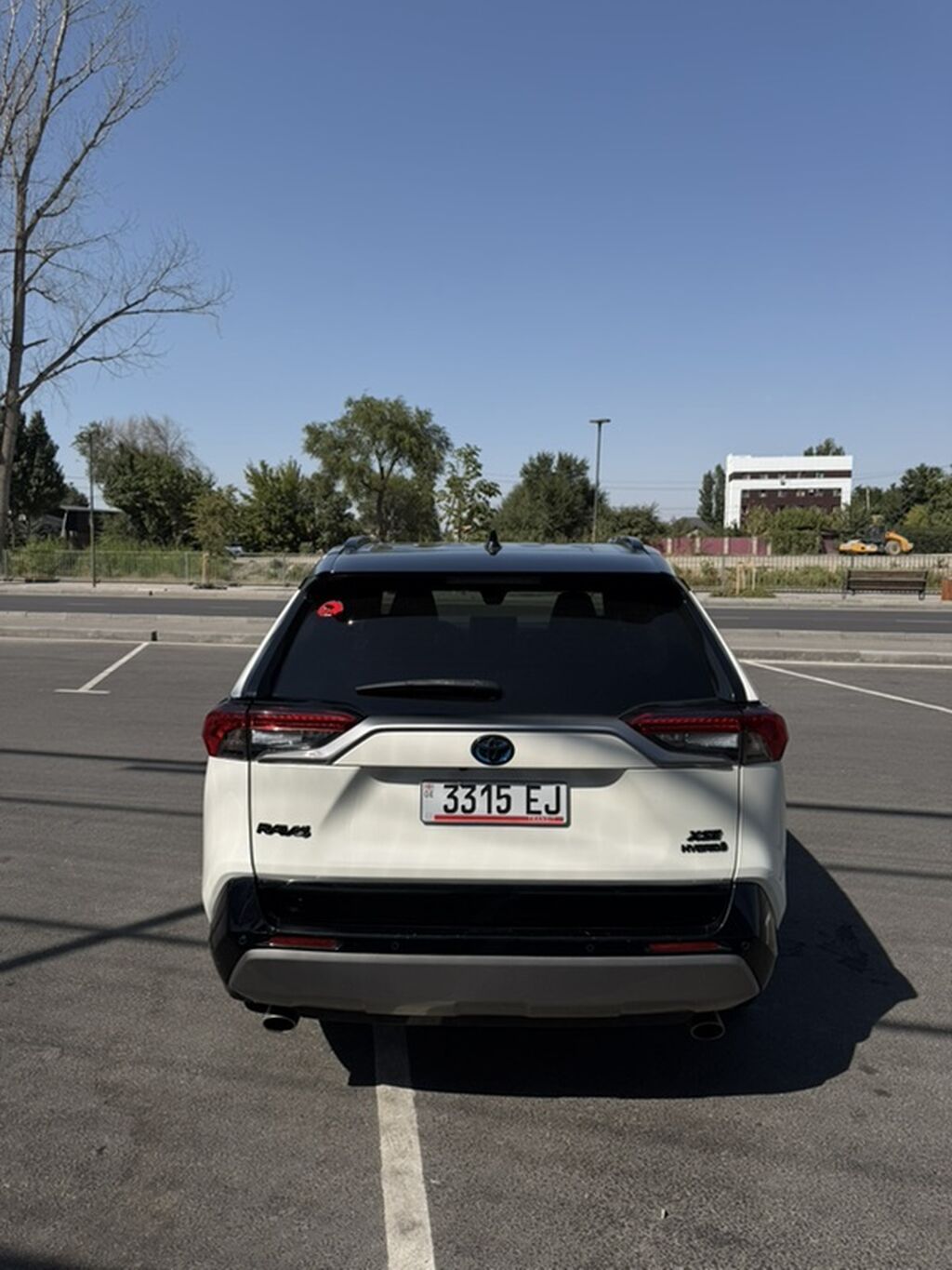 Toyota RAV4: 2022 г., 2.5 л, Гибрид, Кроссовер: фото 5