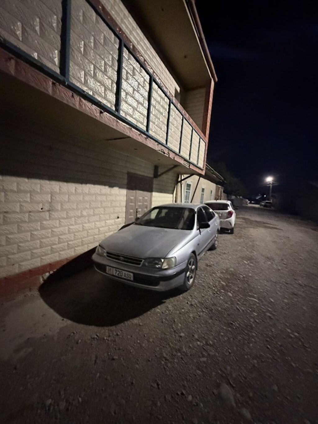 Toyota Carina E: 1995 г., 2 л, Автомат, Бензин, Седан: фото 4