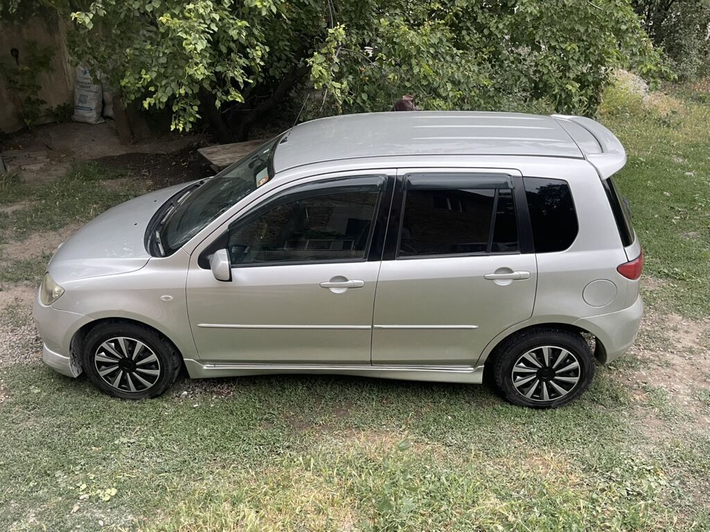 Mazda Demio: 2003 г., Автомат, Бензин, Хэтчбэк — фото 2