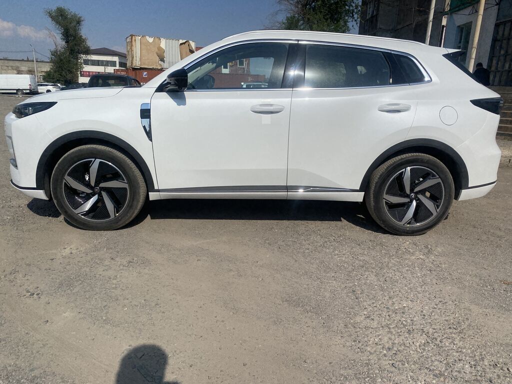 Changan CS75 Plus: 2025 г., 1.5 л, Робот, Бензин, Кроссовер: фото 2