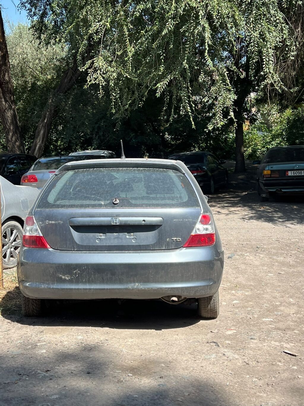Honda Civic: 2003 г., Хэтчбэк: фото 2