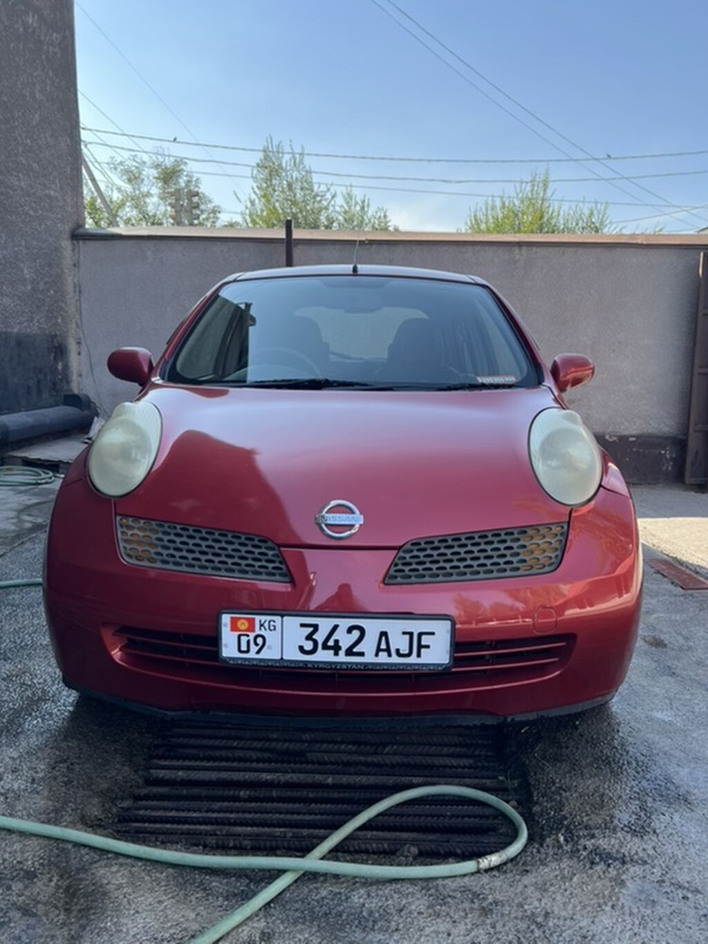Nissan March