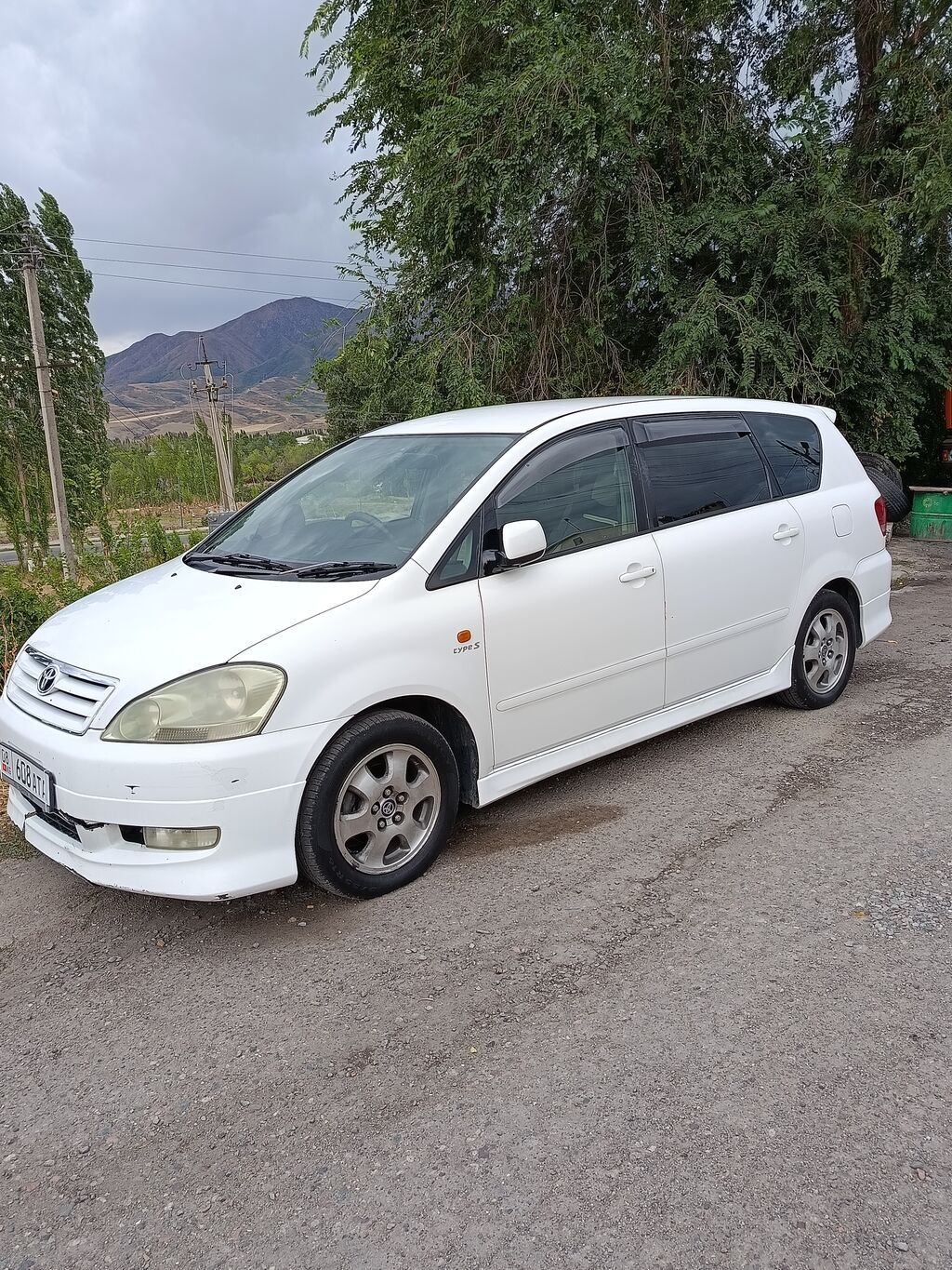 Toyota Ipsum: 2003 г., 2.4 л, Автомат, Газ, Минивэн: фото 5