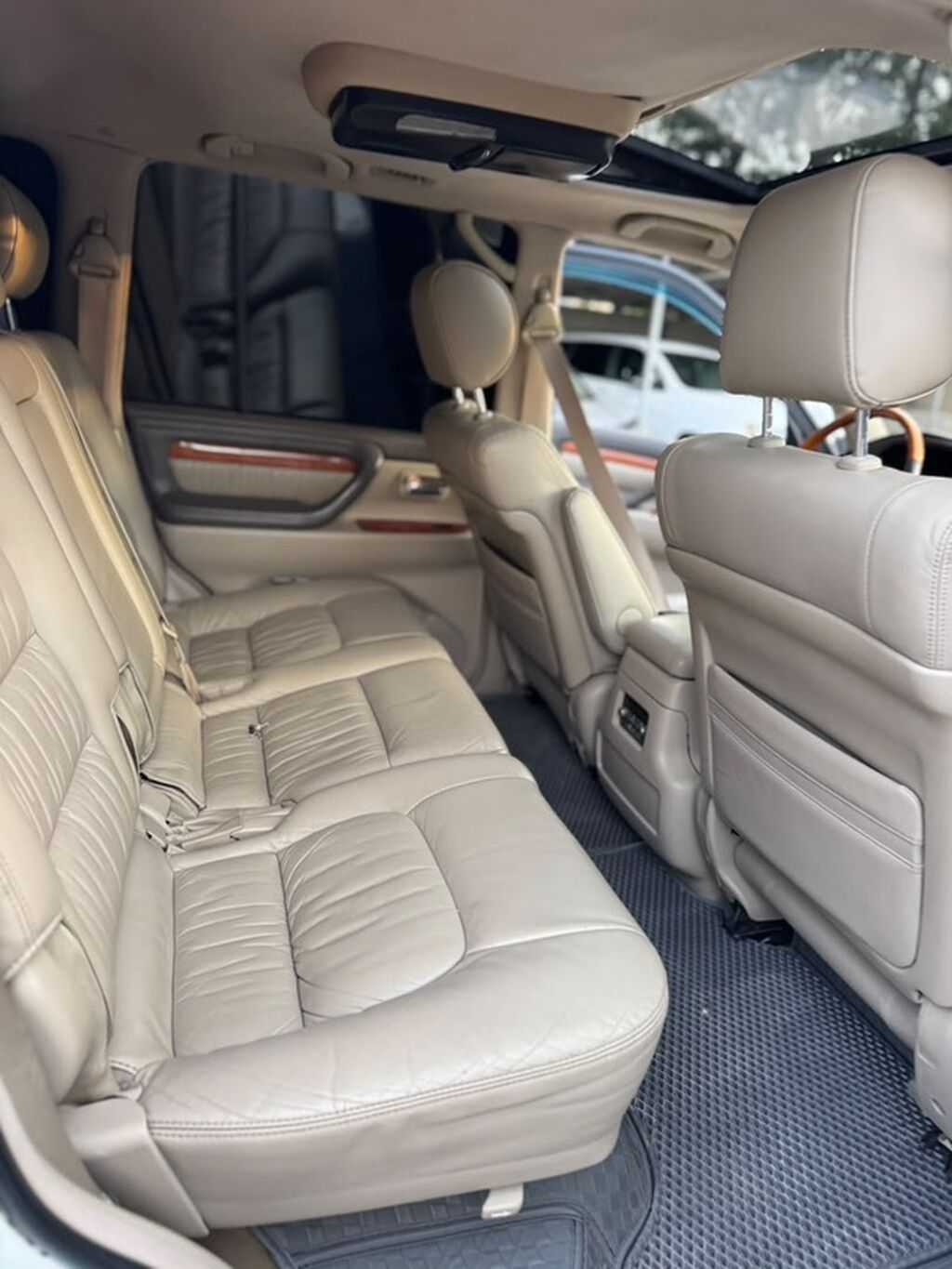 Lexus LX: 2005 г., 4.7 л, Автомат, Газ, Внедорожник: фото 2