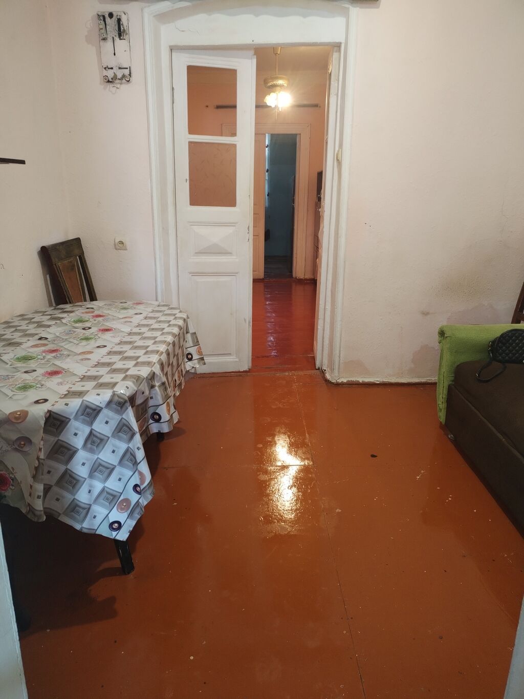 3otaqlı mənzil/otaq icarəsi üçün təqdim olunur. - Planlama: girişdən