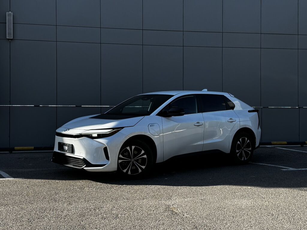 Toyota bZ4X: 2024 г., Электромобиль, Кроссовер: фото 2