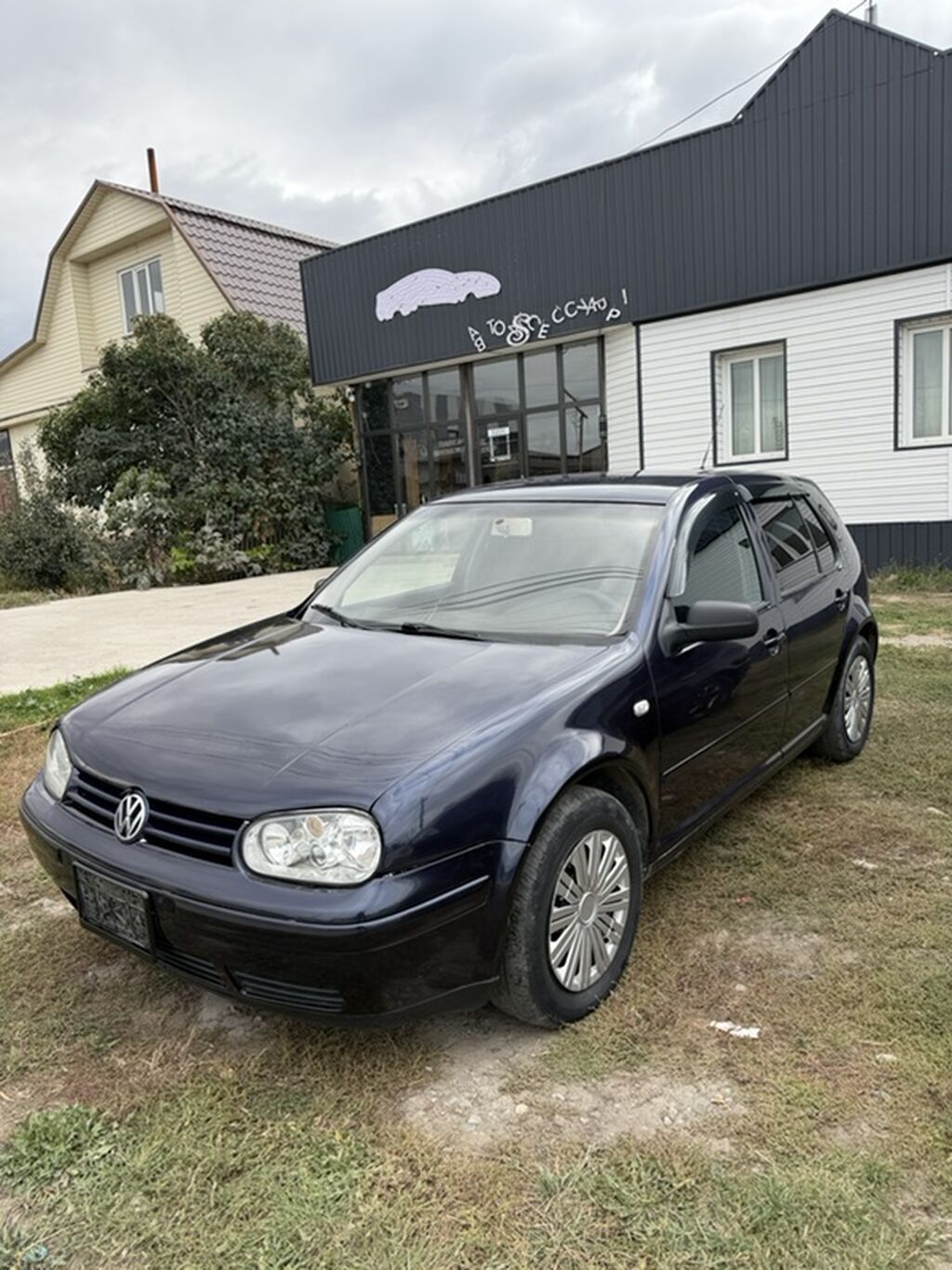 Volkswagen Golf: 2000 г., 1.6 л, Механика, Бензин, Хэтчбэк: фото 3