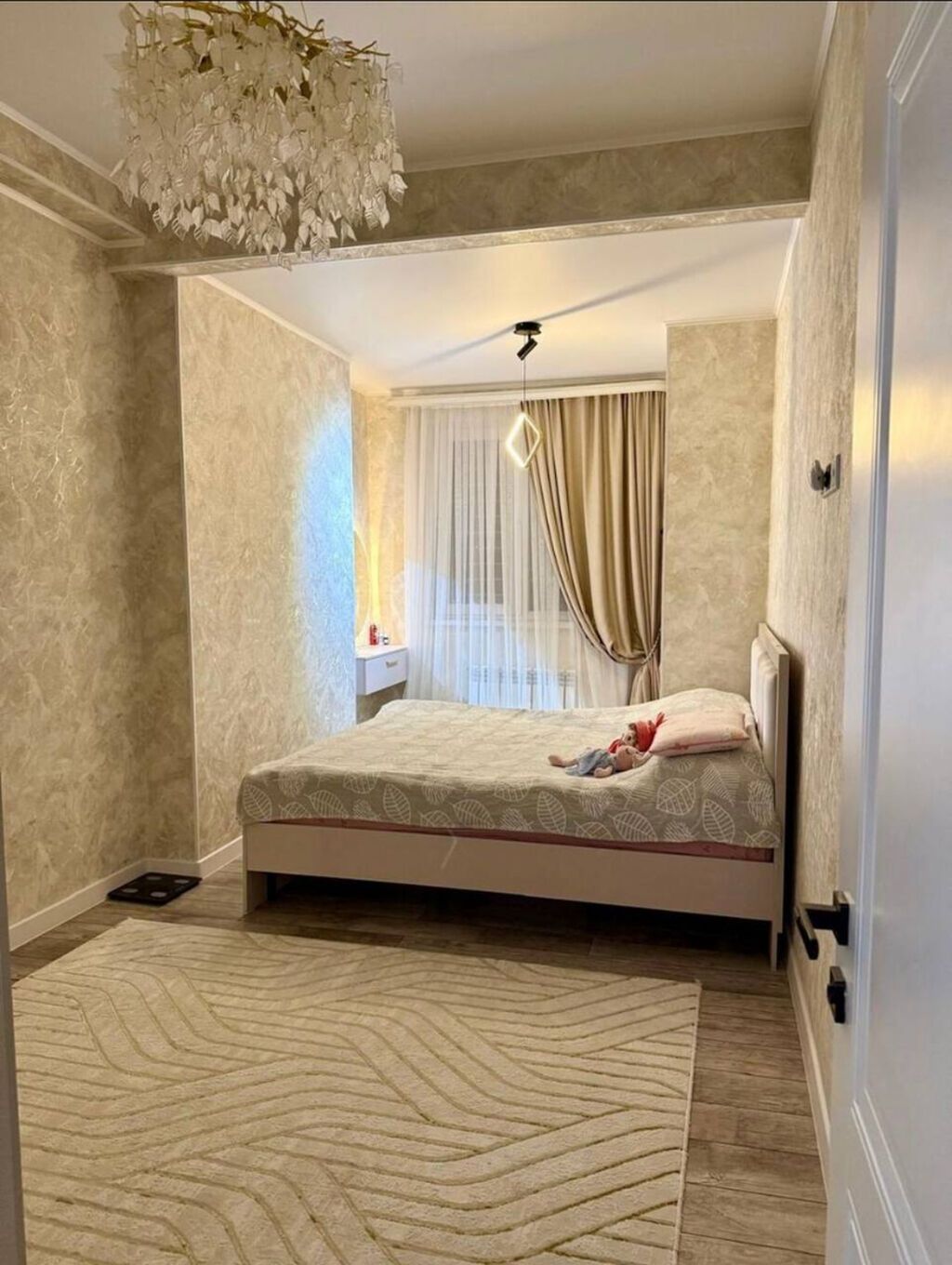 2 комнаты, 68 м², Аламедин-1 мкр Элитка, 10 этаж, Дизайнерский ремонт: фото 1