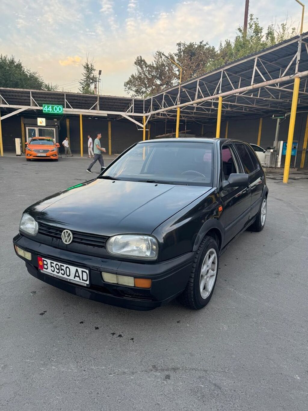 Volkswagen Golf: 1993 г., 1.8 л, Механика, Бензин, Хэтчбэк: фото 2