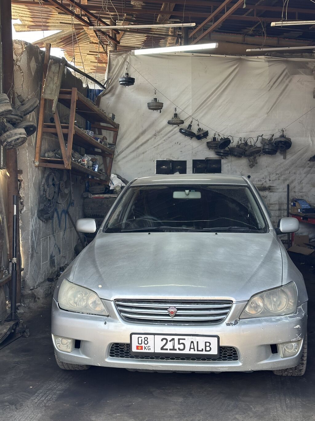 Toyota Altezza: 2003 г., 2 л, Автомат, Бензин, Седан — фото 2