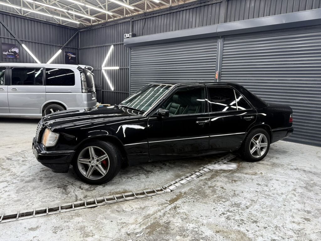 Mercedes-Benz W124: 1995 г., 3.2 л, Автомат, Бензин, Седан: фото 2