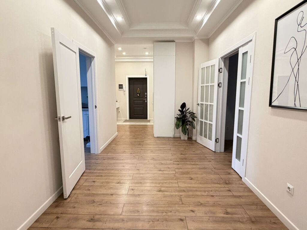 Продается 3-комнатная квартира, 117 м², 7 мкр: фото 1