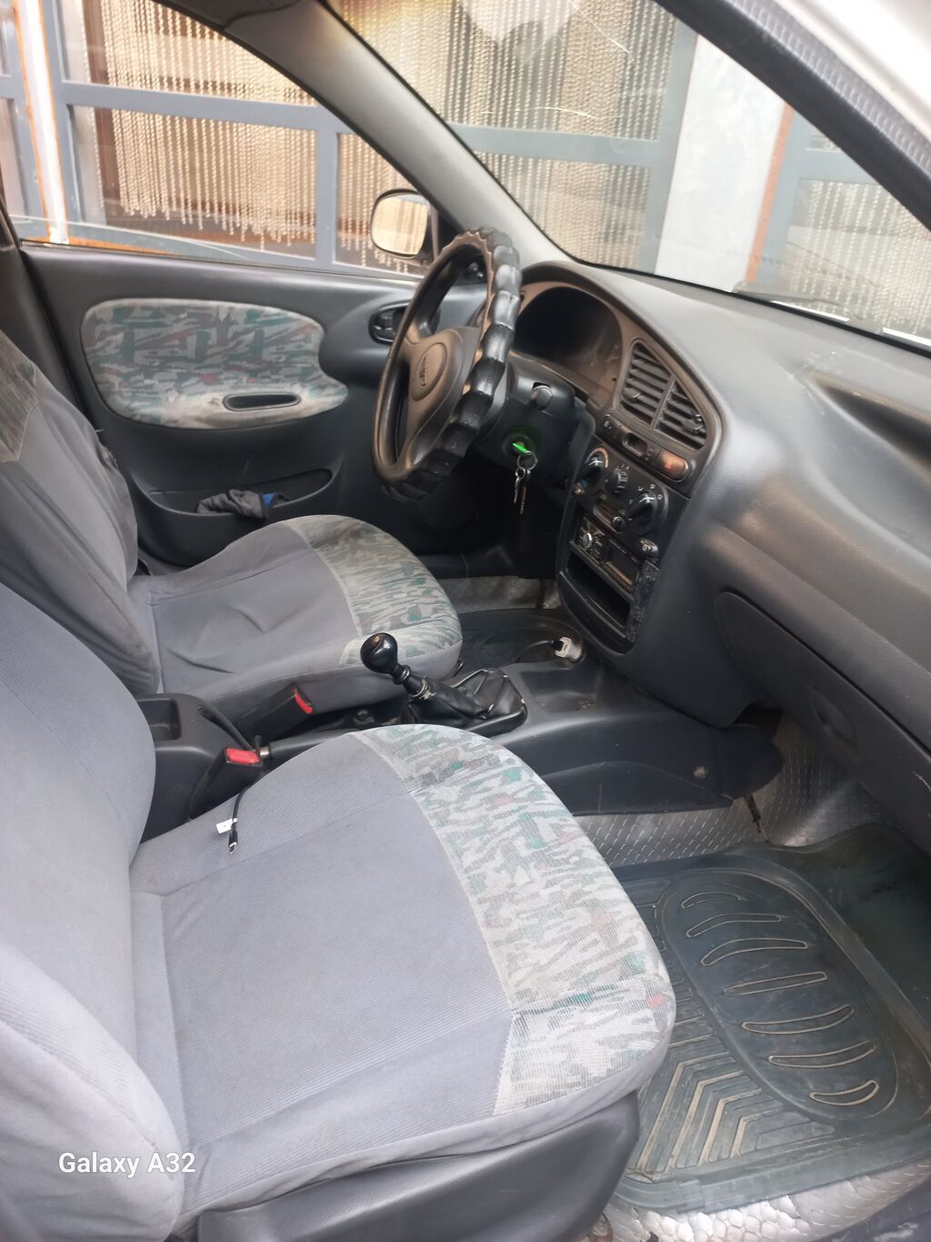 Daewoo Lanos: 1997 г., 1.5 л, Механика, Бензин, Седан: фото 6