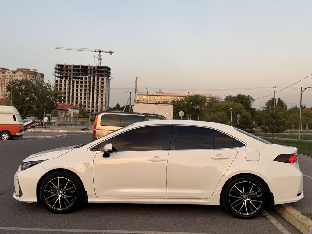 Toyota Corolla: 2022 г., 1.8 л, Гибрид, Седан: фото 8