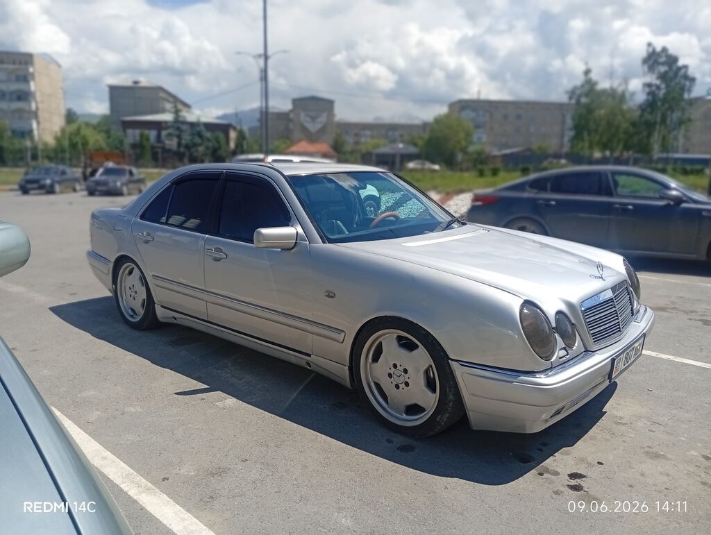 Mercedes-Benz E-Class: 1996 г., 3.2 л, Автомат, Бензин, Седан: фото 2