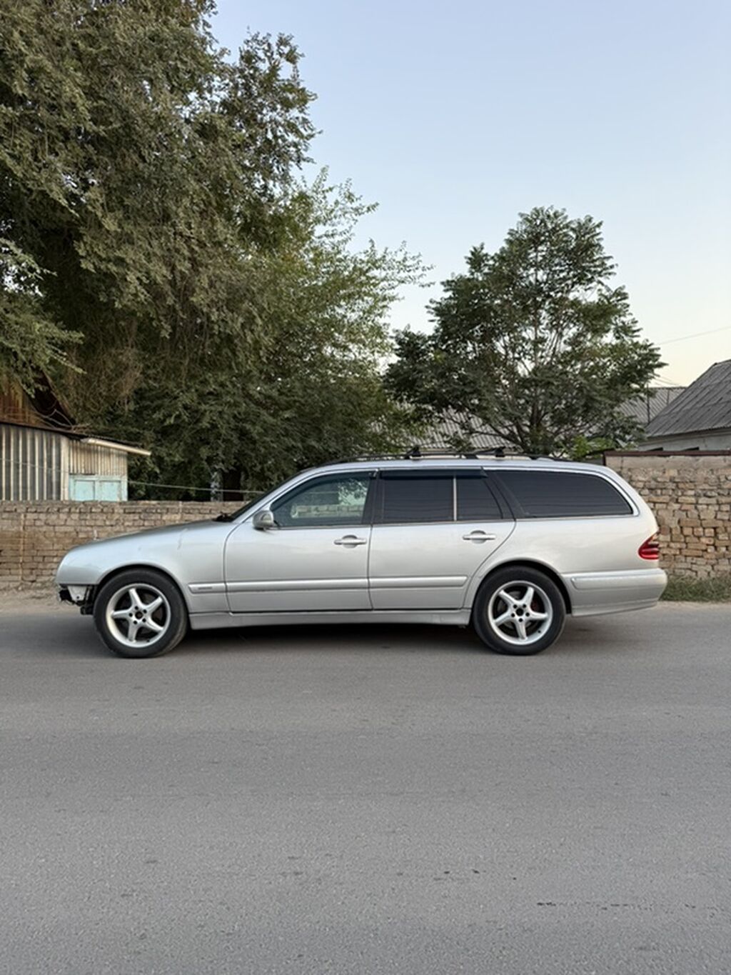 Mercedes-Benz E-Class: 2002 г., 2.2 л, Автомат, Дизель, Универсал: фото 2