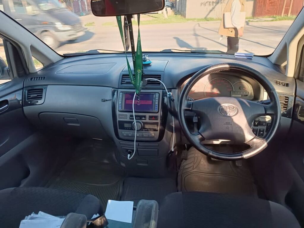 Toyota Ipsum: 2003 г., 2.4 л, Автомат, Газ, Минивэн: фото 8