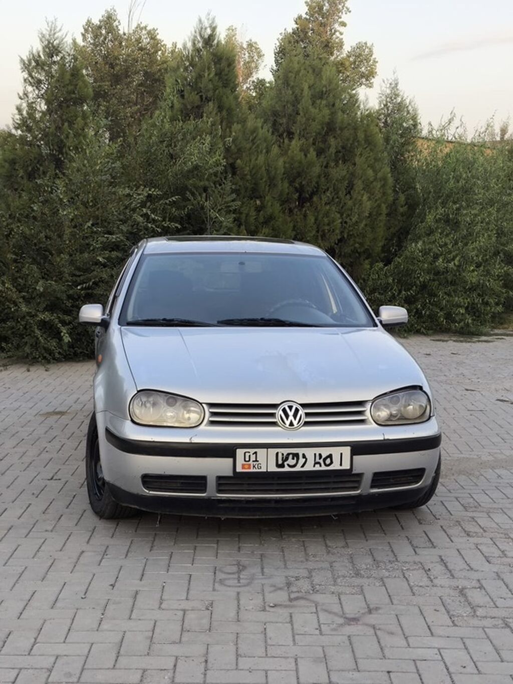 Volkswagen Golf: 2000 г., 1.6 л, Механика, Бензин, Хэтчбэк: фото 2