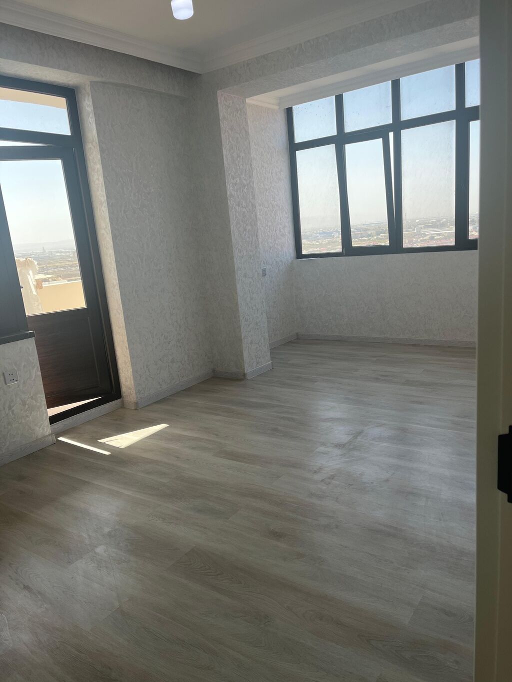 3 otaqlı, Yeni tikili, 102 kv. m