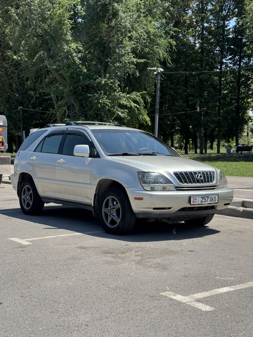 Lexus RX: 2000 г., 3 л, Автомат, Бензин, Кроссовер: фото 2