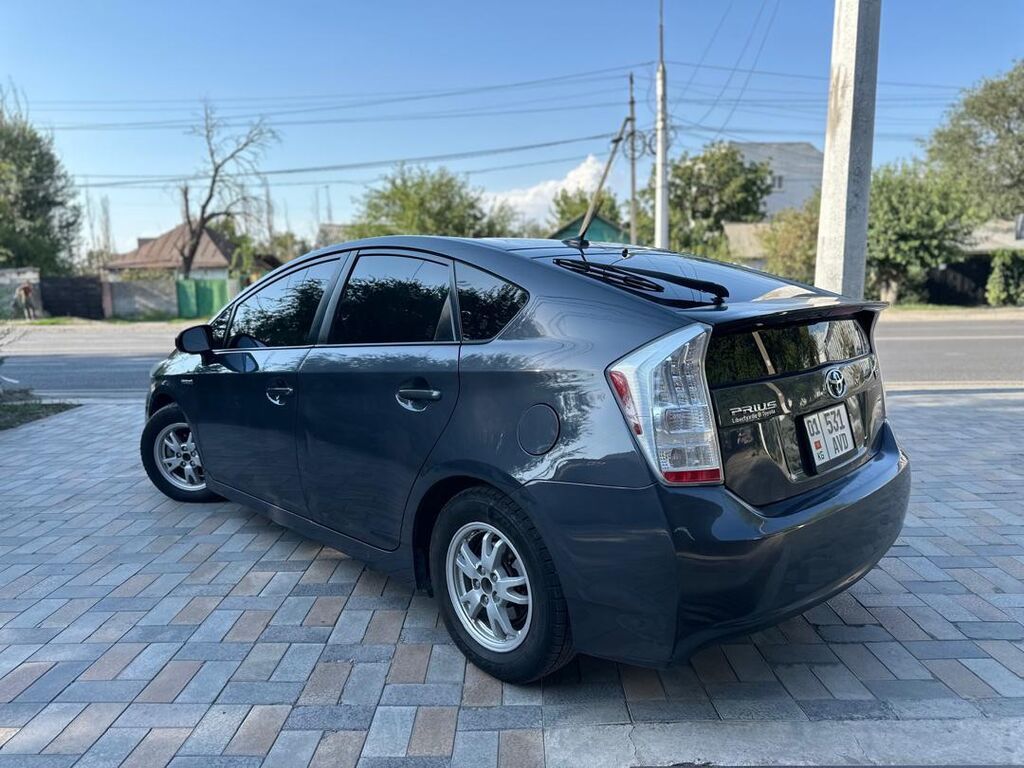 Toyota Prius: 2011 г., 1.8 л, Автомат, Гибрид, Лифтбек: фото 4