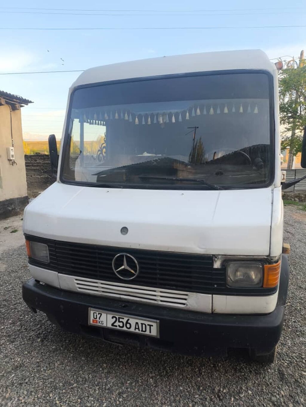 Mercedes-Benz T1