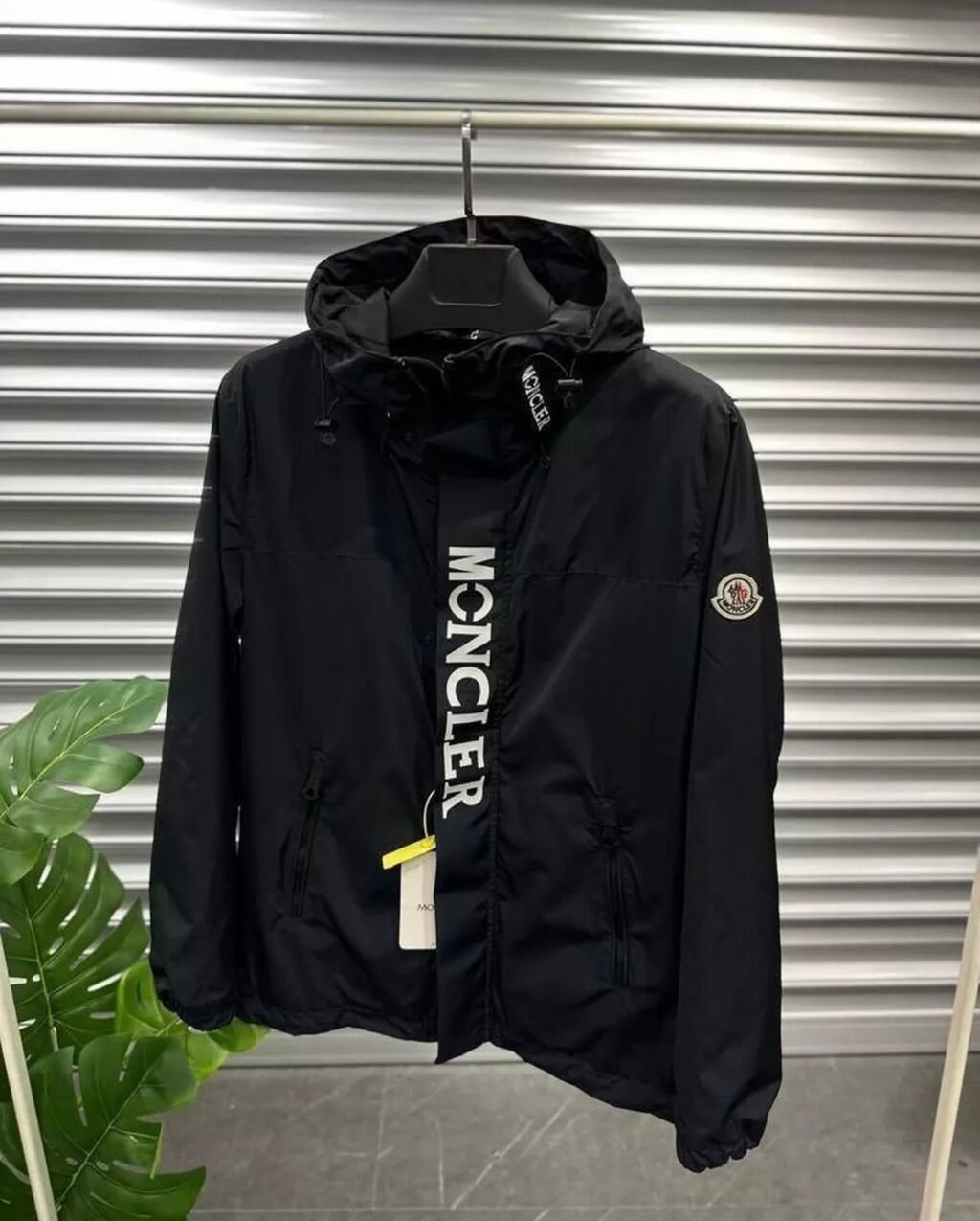 Мужская весенне-осенняя водонепроницаемая ветровка Moncler. Легкая и: фото 1