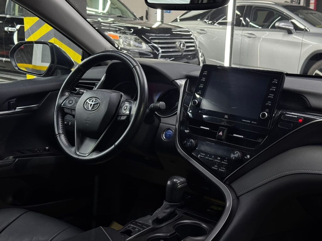 Toyota Camry: 2020 г., 2.5 л, Вариатор, Гибрид, Седан: фото 8