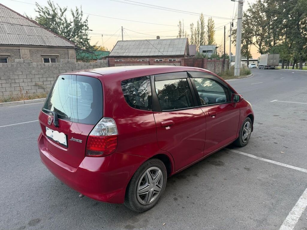 Honda Fit: 2005 г., 1.4 л, Автомат, Газ, Хэтчбэк: фото 7