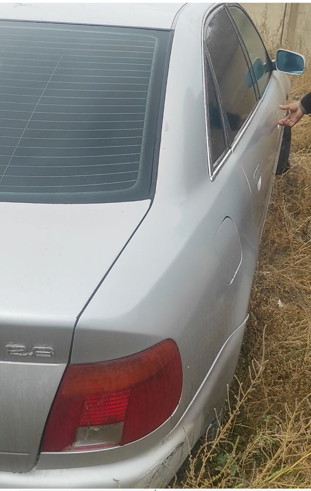Audi A4: 2000 г., 2.6 л, Автомат, Бензин, Седан: фото 3