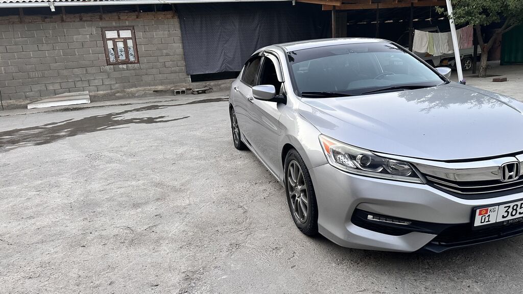 Honda Accord: 2017 г., 2.4 л, Вариатор, Бензин, Седан: фото 2