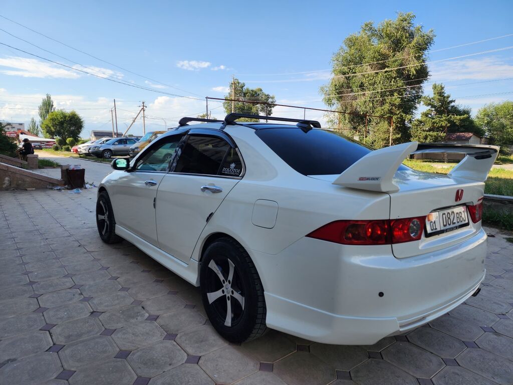 Honda Accord: 2004 г., 2 л, Автомат, Бензин, Седан: фото 3