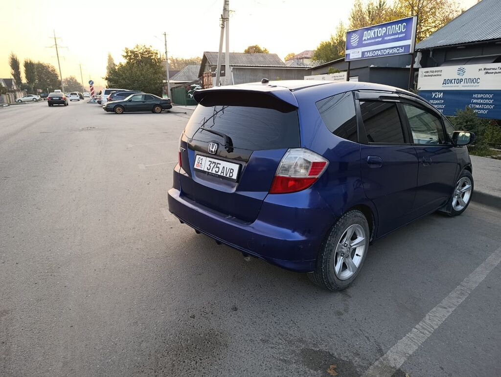 Honda Fit: 2009 г., 1.5 л, Автомат, Бензин, Хэтчбэк: фото 4