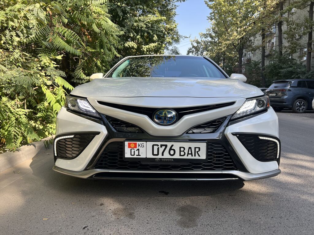 Toyota Camry: 2022 г., 2.5 л, Автомат, Гибрид, Седан: фото 5