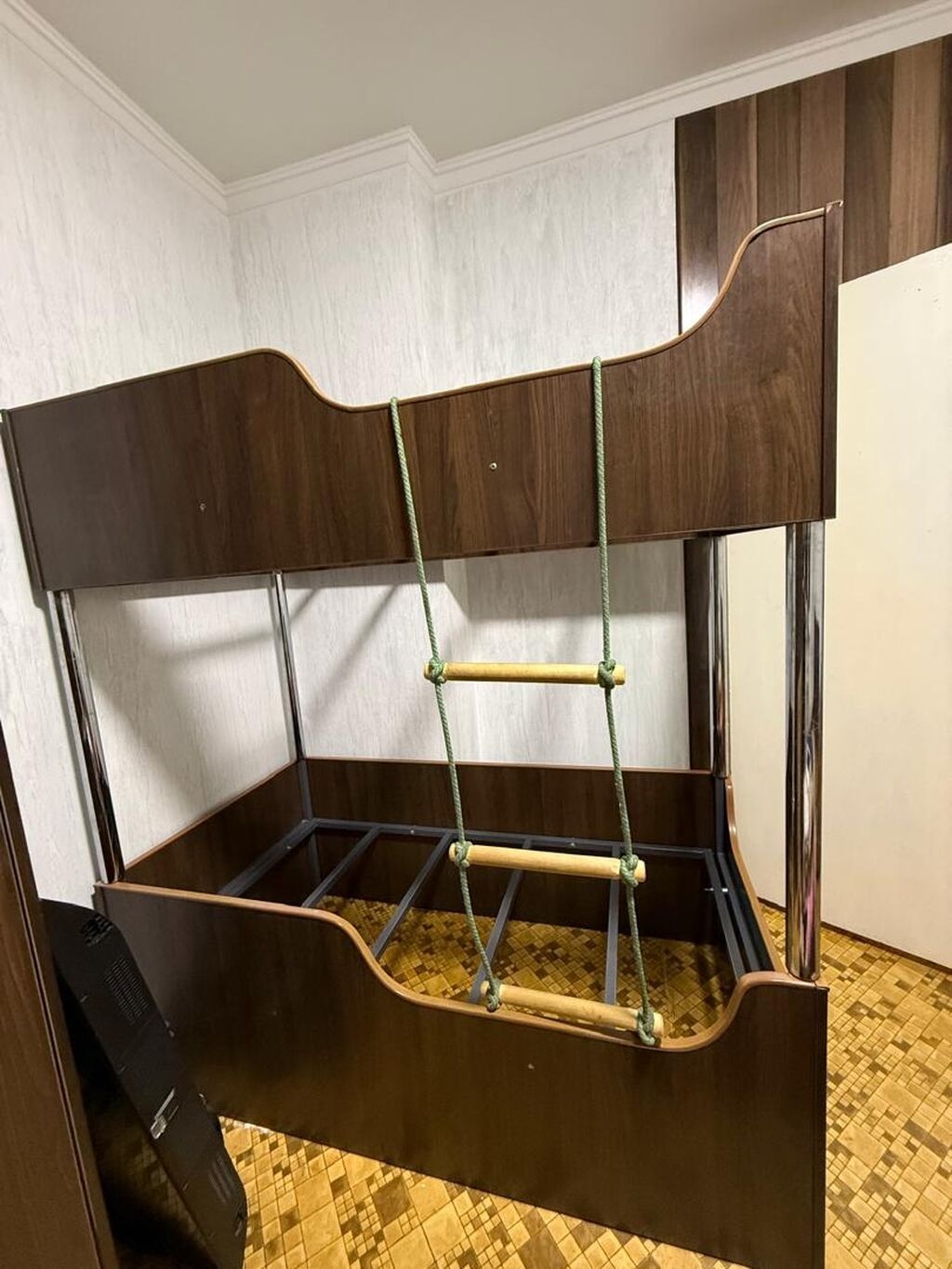 Двухъярусная кровать с канатной лестницей Описание: - Конструкция — фото 3