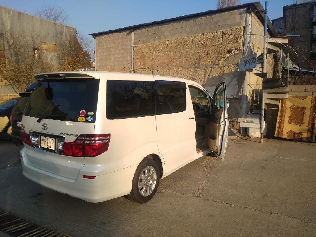 Тойота киргизия. Toyota Alphard 2007. Тойота альфард 2007 Кыргызстан. Toyota Alphard Бишкек. Тойота альфард 2007 кыргыз номер.