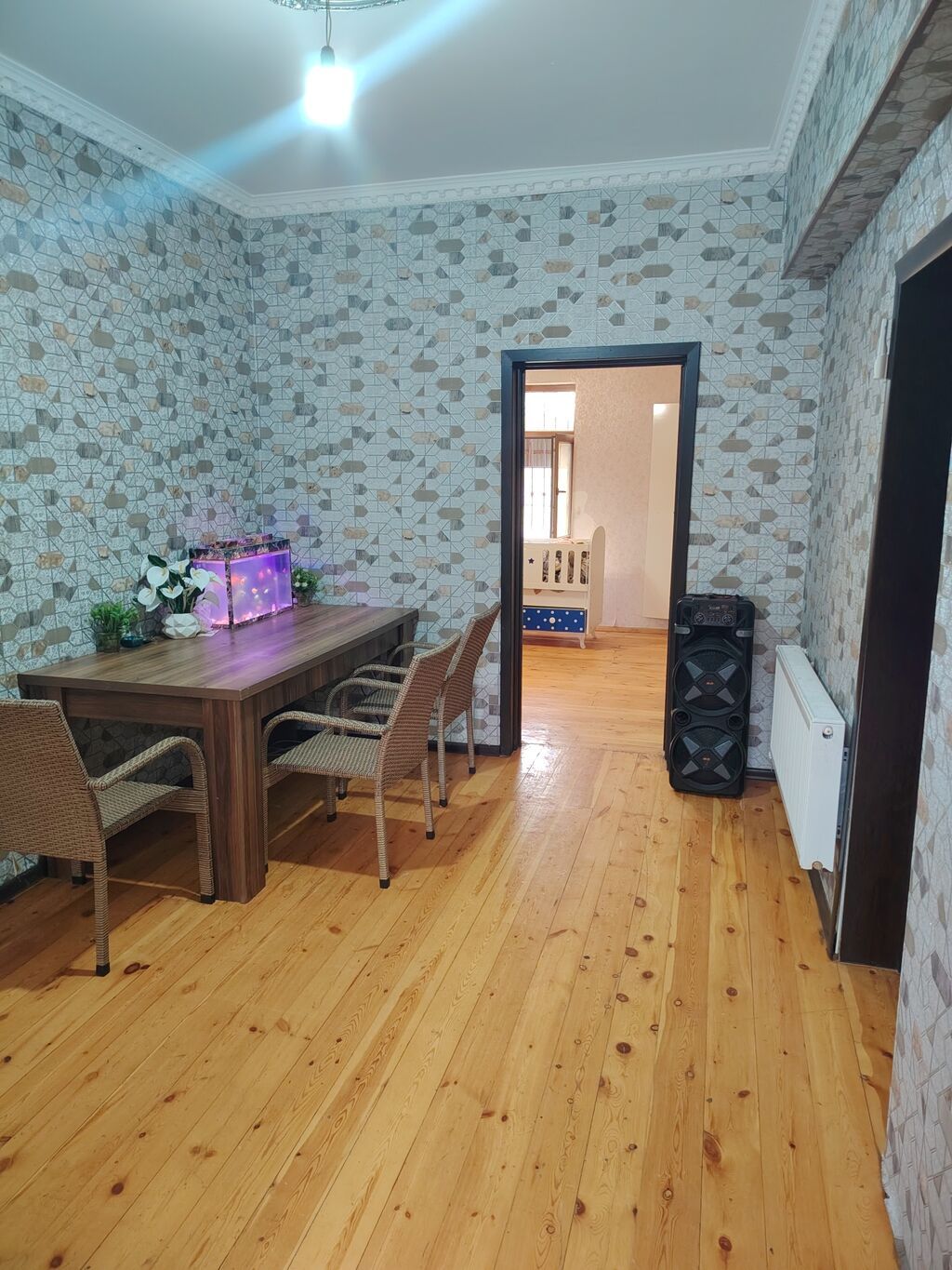 6 otaqlı, 180 kv. m, Yeni təmirli