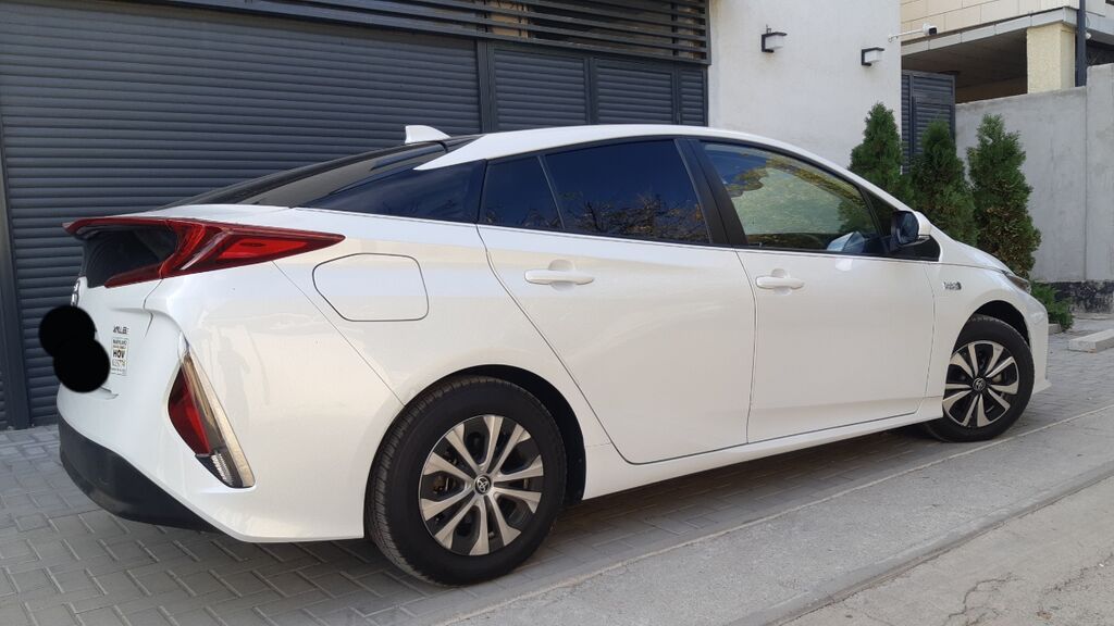 Toyota Prius: 2020 г., 1.8 л, Автомат, Гибрид, Лифтбек: фото 5