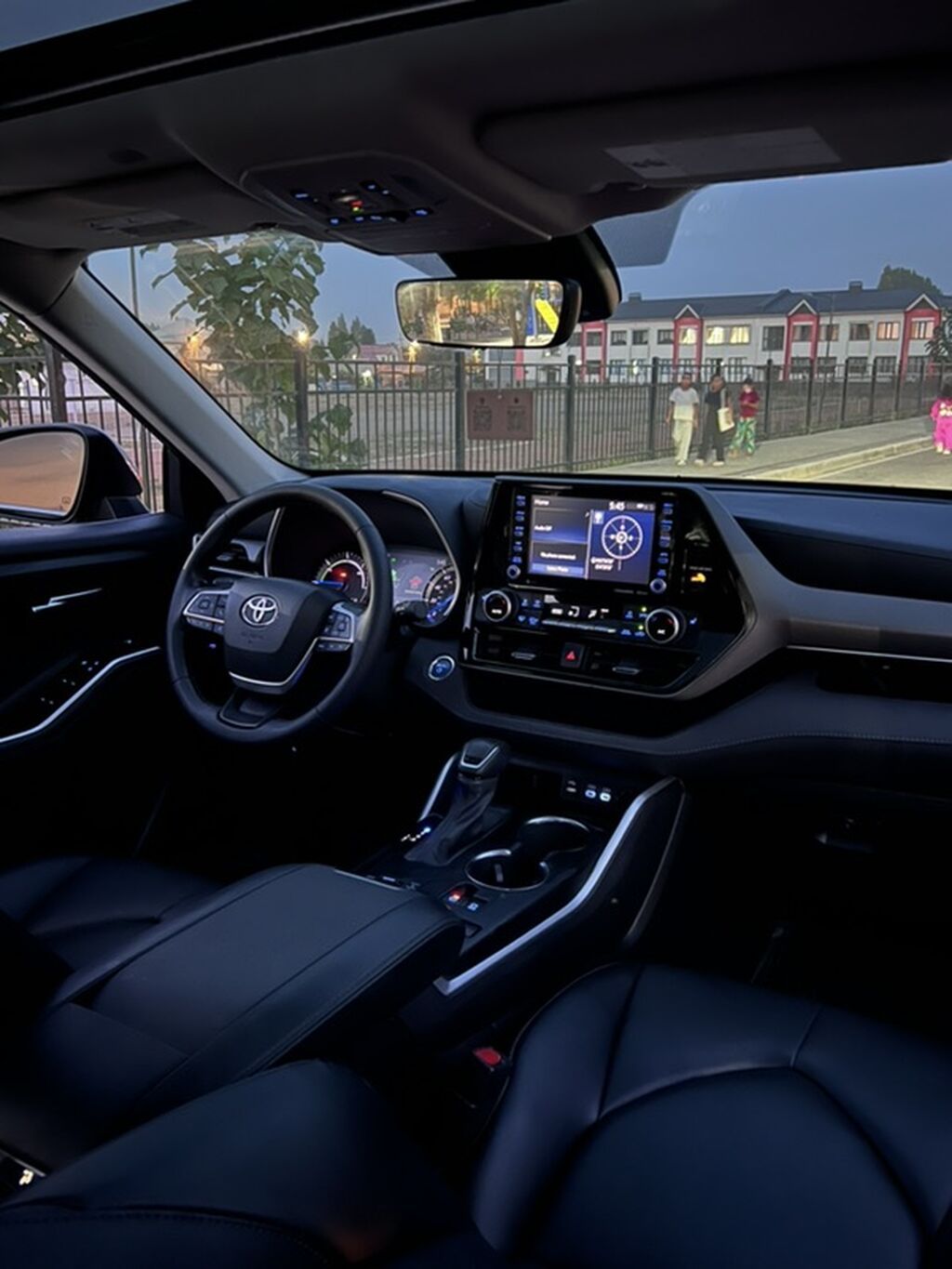 Toyota Highlander: 2022 г., 2.5 л, Автомат, Гибрид, Кроссовер: фото 4