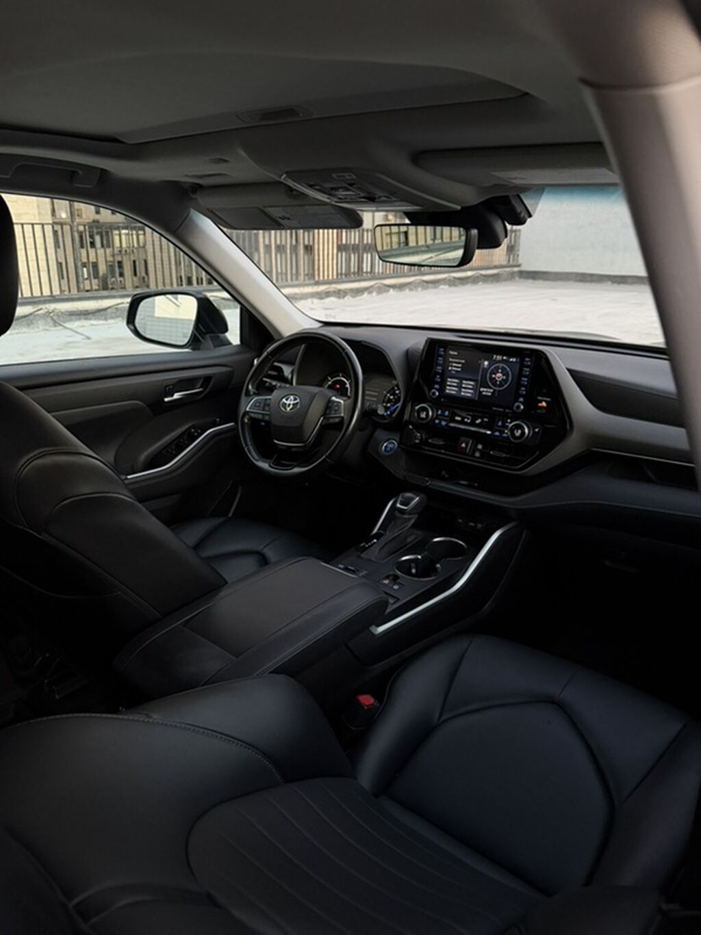 Toyota Highlander: 2021 г., 2.5 л, Автомат, Гибрид, Внедорожник: фото 8