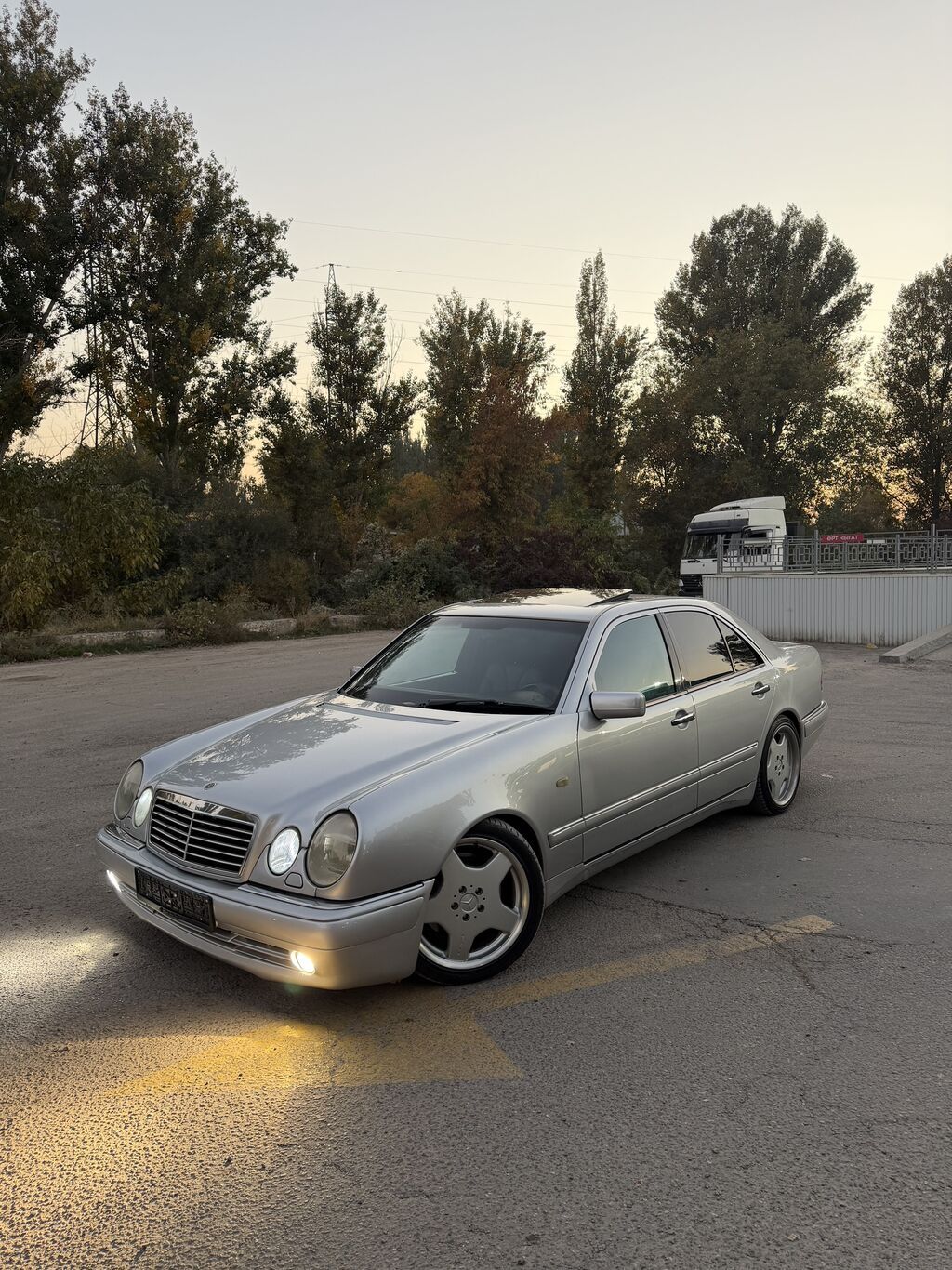 Mercedes-Benz E-класс AMG: 1998 г., 5 л, Автомат, Бензин, Седан: фото 1