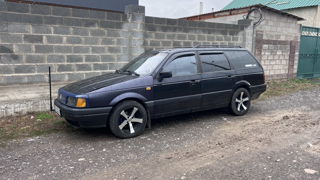 Volkswagen Passat: 1991 г., 1.8 л, Механика, Бензин, Универсал: фото 1