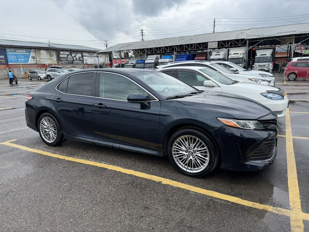 Toyota Camry: 2018 г., 2.5 л, Автомат, Бензин, Седан: фото 1