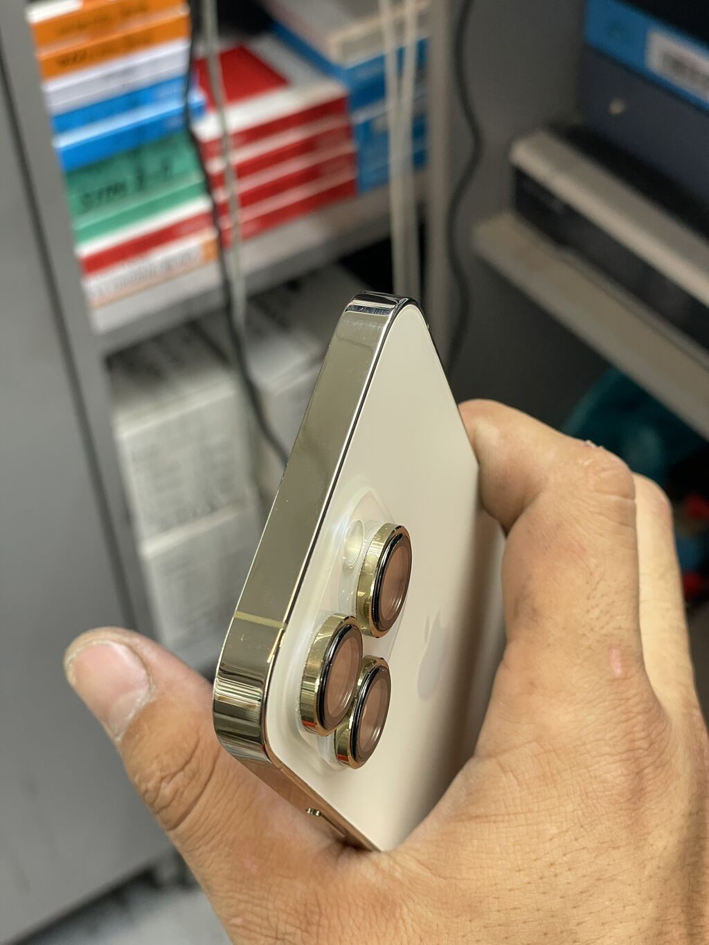 IPhone 14 Pro, Б/у, 128 ГБ, Matte Gold, Защитное стекло, Чехол, 80 %: фото 5