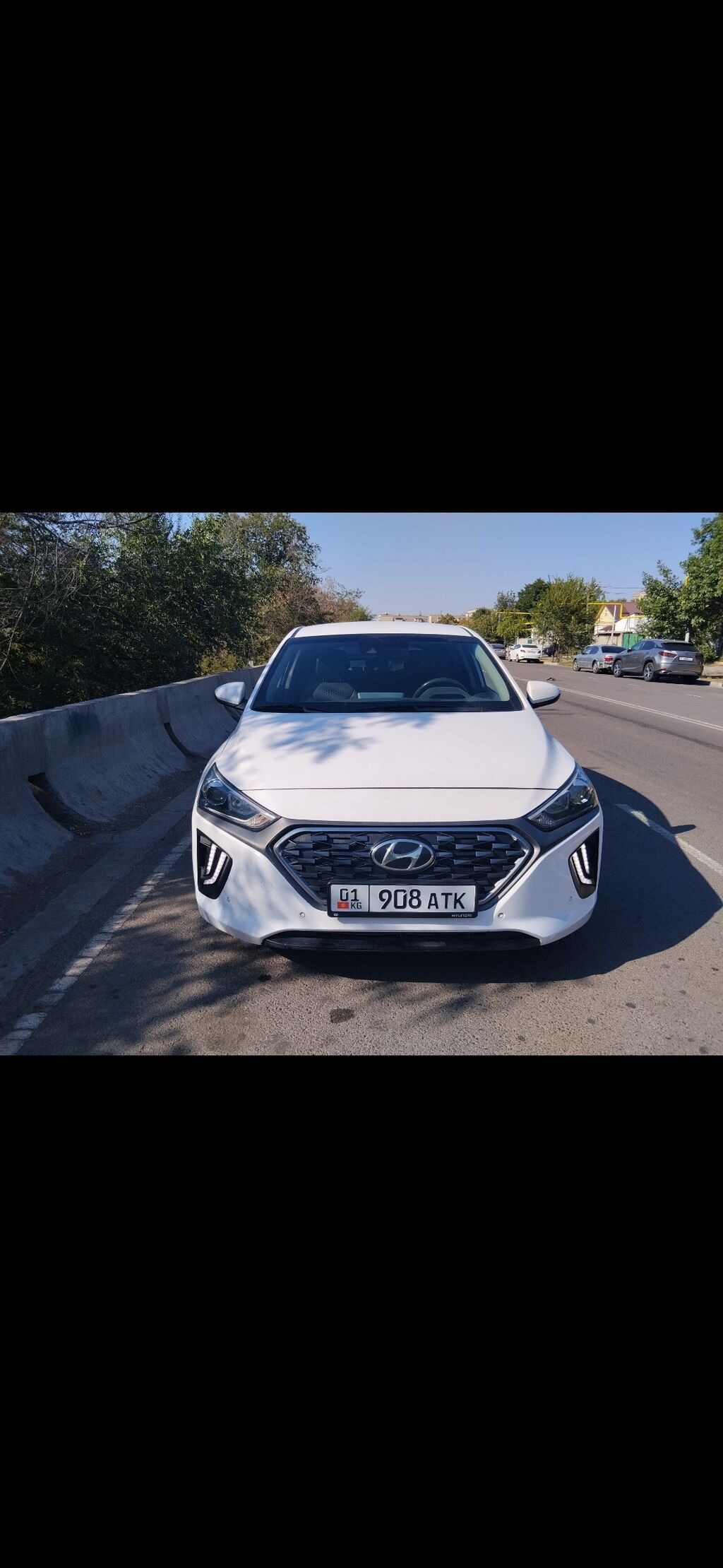 Hyundai Ioniq: 2020 г., 1.6 л, Автомат, Бензин, Хэтчбэк: фото 2