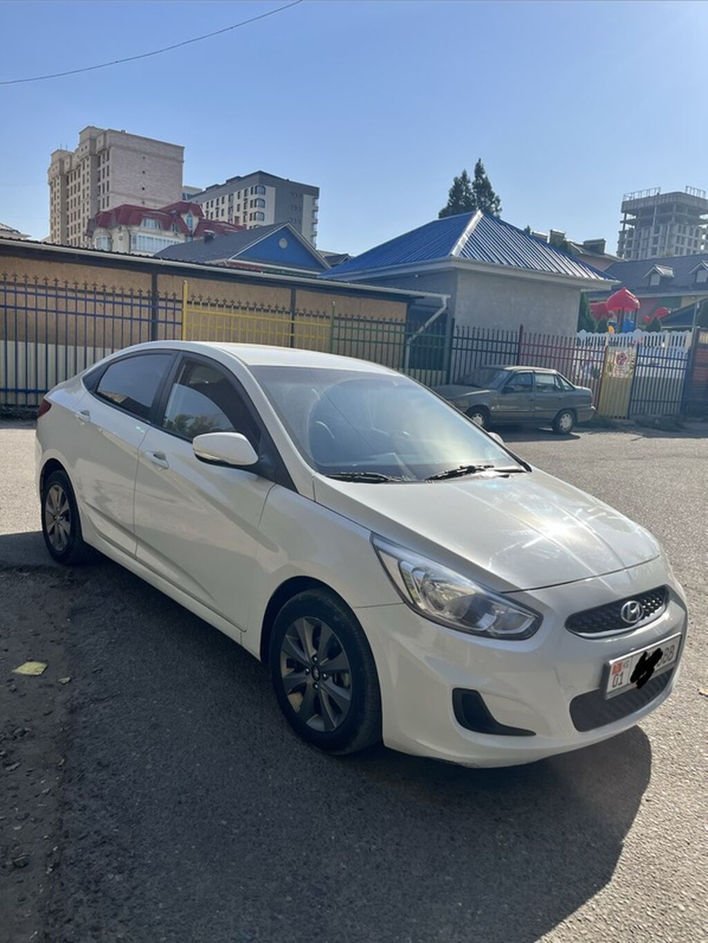 Hyundai Accent: 2018 г., 1.4 л, Автомат, Бензин, Седан: фото 3