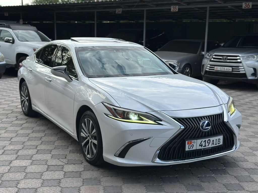 Lexus ES: 2019 г., 2.5 л, Автомат, Гибрид, Седан: фото 4