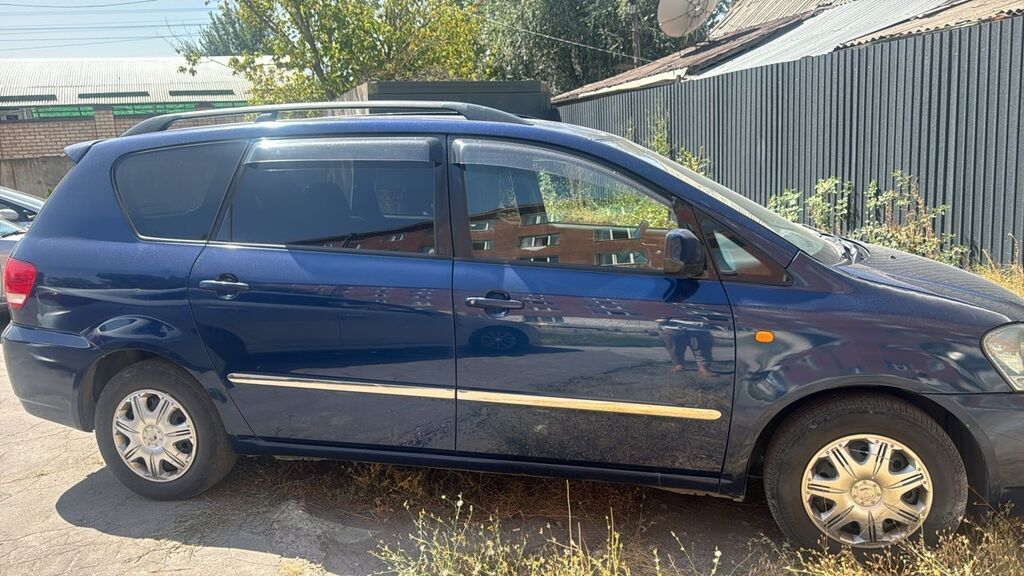Toyota Ipsum: 2002 г., 2.4 л, Автомат, Бензин, Минивэн: фото 4