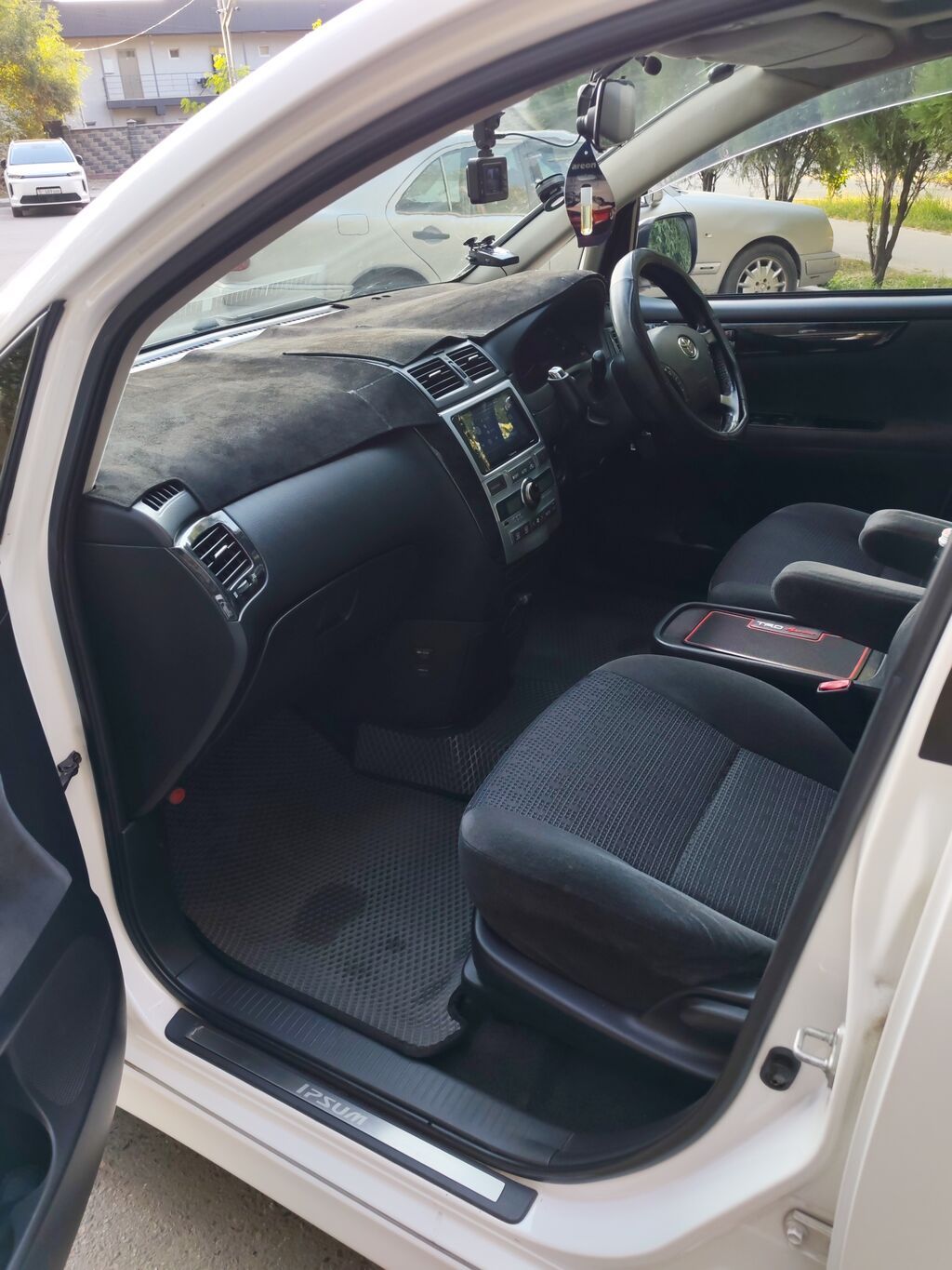 Toyota Ipsum: 2003 г., 2.4 л, Газ, Минивэн: фото 7